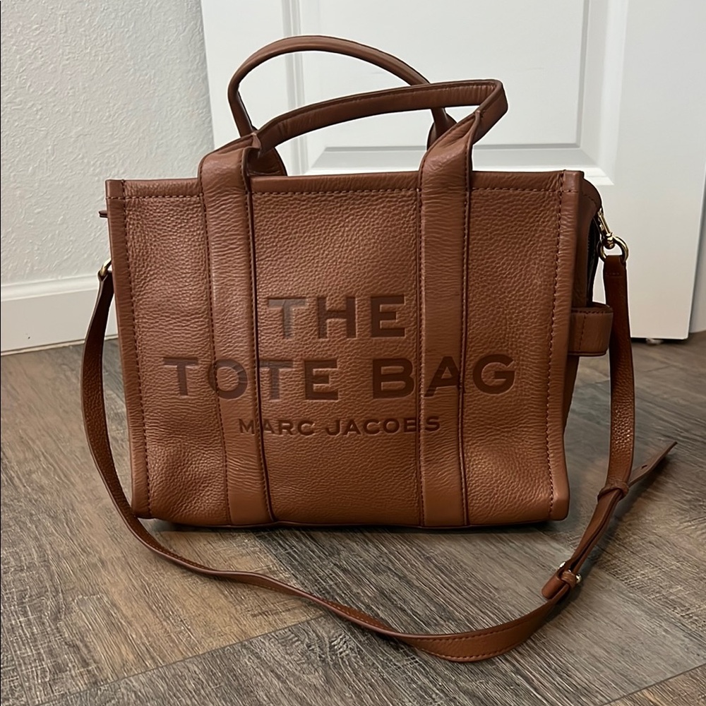 Marc Jacobs The Leather Medium Tote
